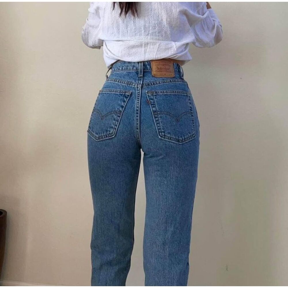 Levi’s Size 4 27” Vintage Jeans